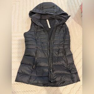Lululemon black Black Puffer Vest wunder puff hooded